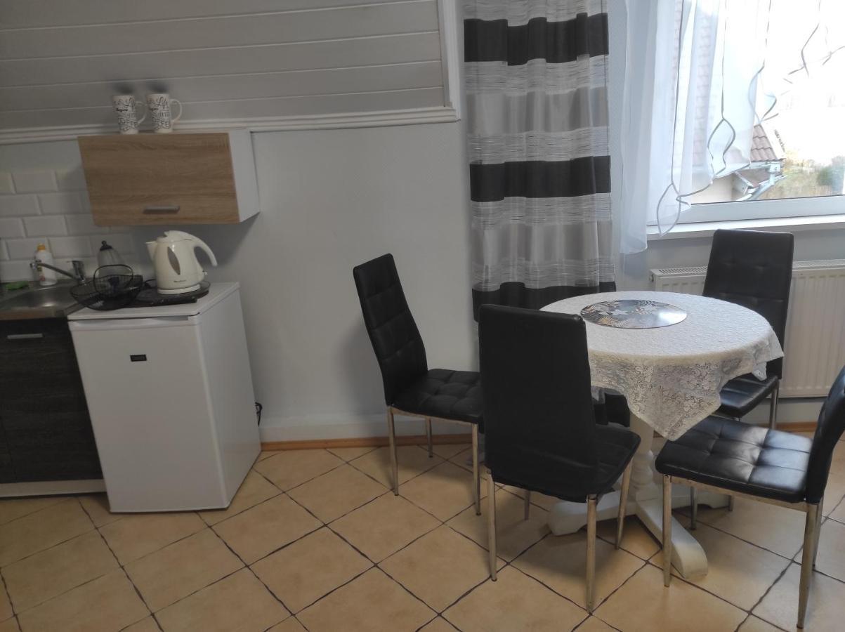 Pokoje Goscinne Cuma Łeba Exterior foto